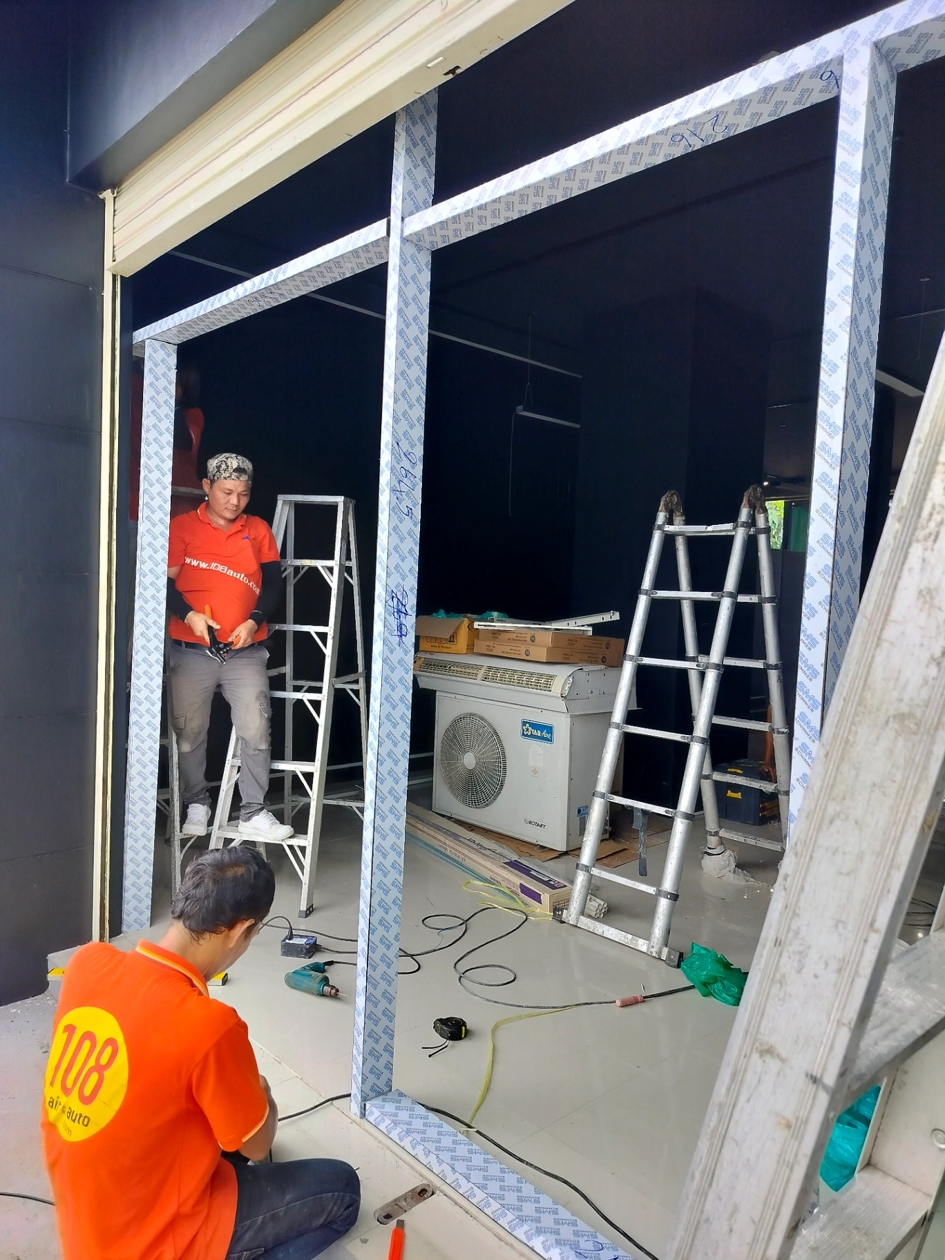 กระจกอลูมิเนียม พร้อมติด ออโต้