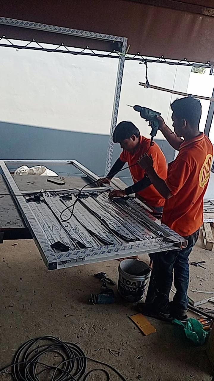 หน้าต่างประตูอะลูมิเนียม