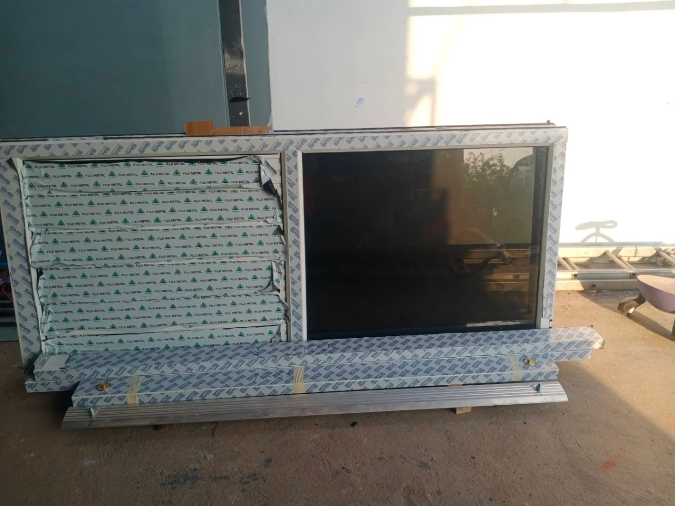 หน้าต่างประตูอะลูมิเนียม