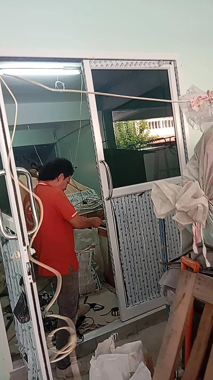 หน้าต่างประตูอะลูมิเนียม