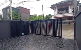ประตูบานเลื่อนโค้งรีโมทไฟฟ้า 1200kg ระบบอุตสาหกรรม