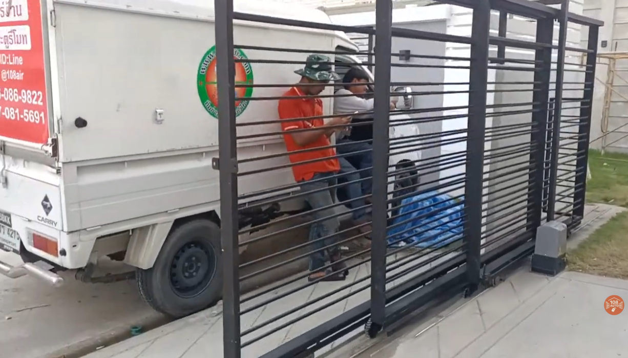 ประตูบานซ้อนรีโมทไฟฟ้า 1200kg ระบบอุตสาหกรรม